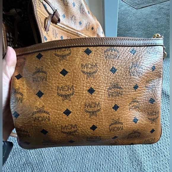 MCM Large Liz Tote - Picture 4 of 7